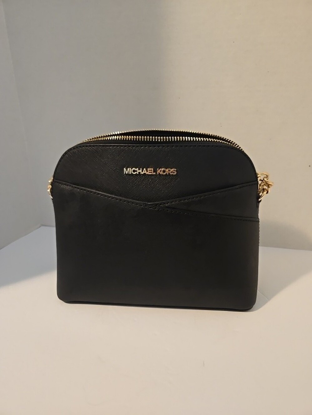 Micheal Kors Jet Set Travel Medium Leather Cross Dome Crossbody Purse Black